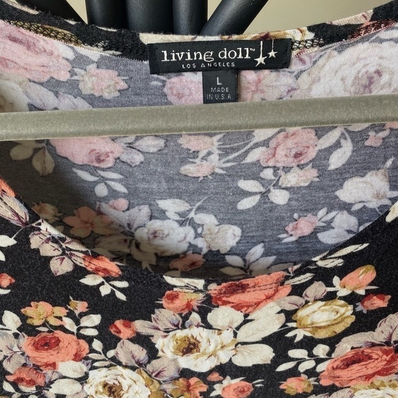 *2/$15* Floral Crop Top - Picture 3 of 4